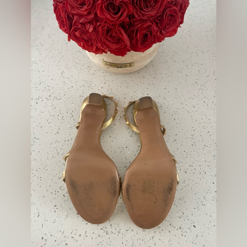 Valentino Garavani Womens Gold Rockstud Sandals Size 40 - Picture 3 of 3